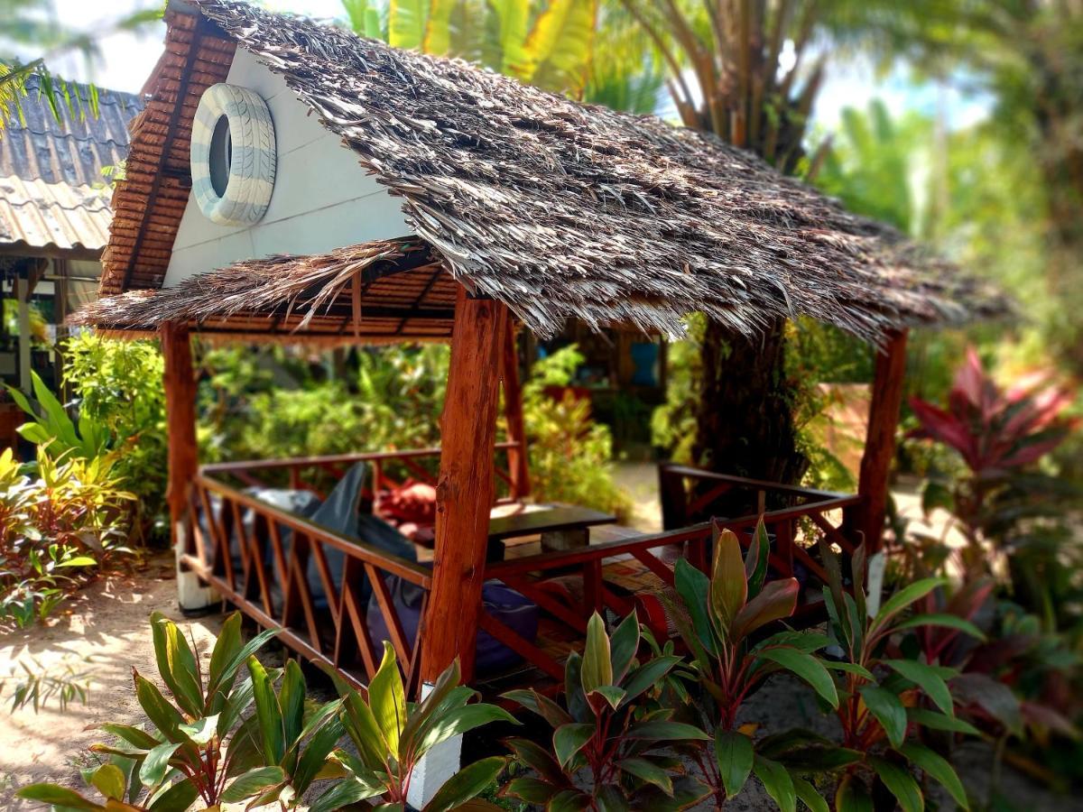 Sabai Sabai Beach Bungalows Koh Phayam Dış mekan fotoğraf