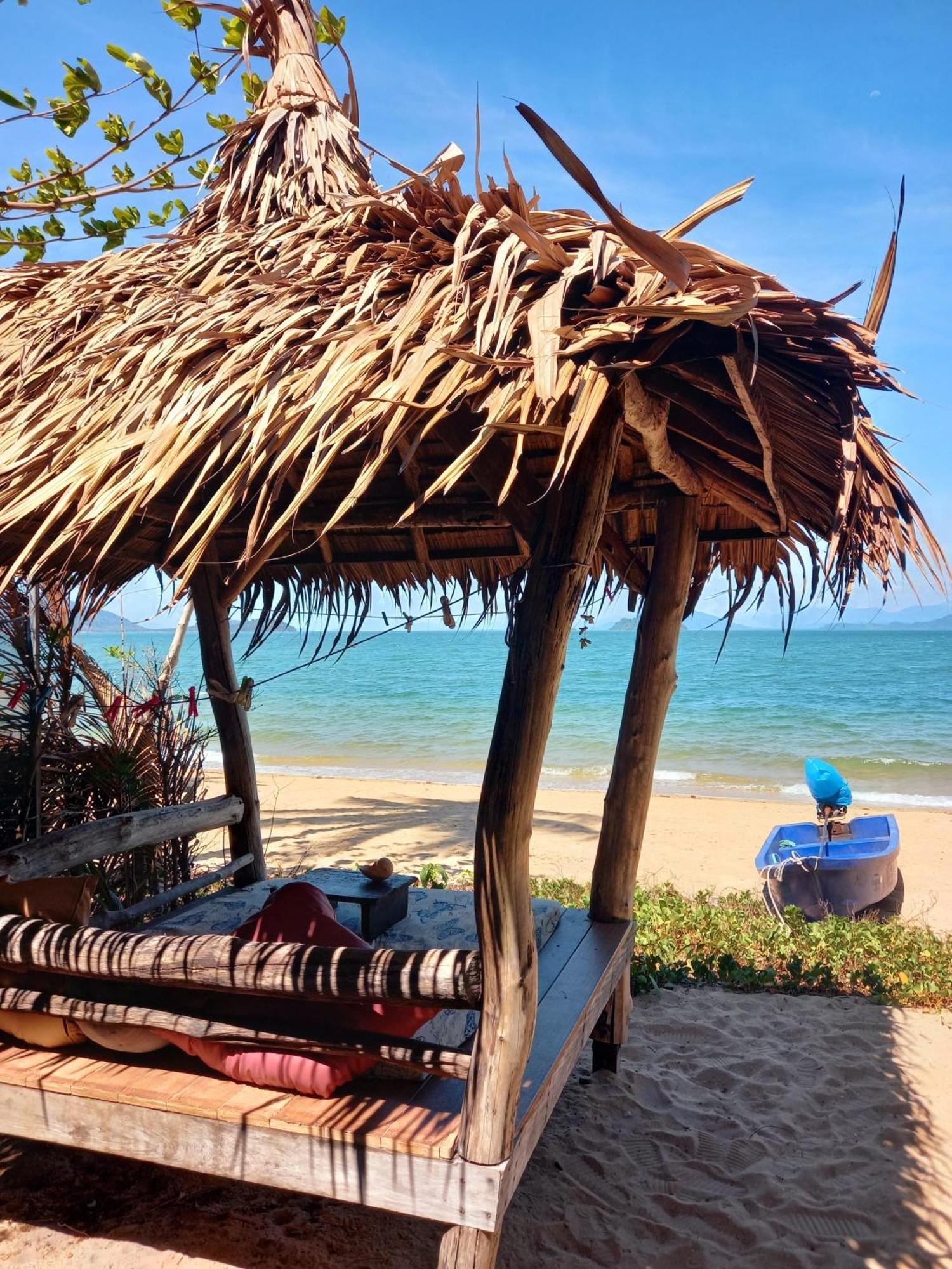 Sabai Sabai Beach Bungalows Koh Phayam Oda fotoğraf