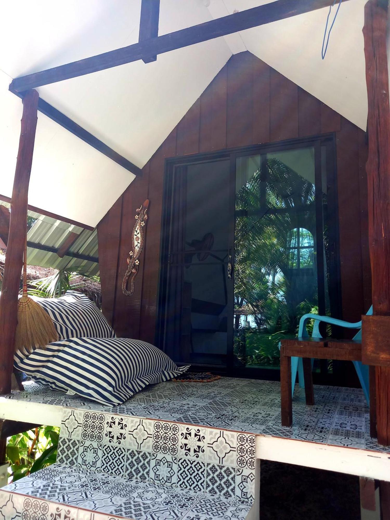 Sabai Sabai Beach Bungalows Koh Phayam Oda fotoğraf