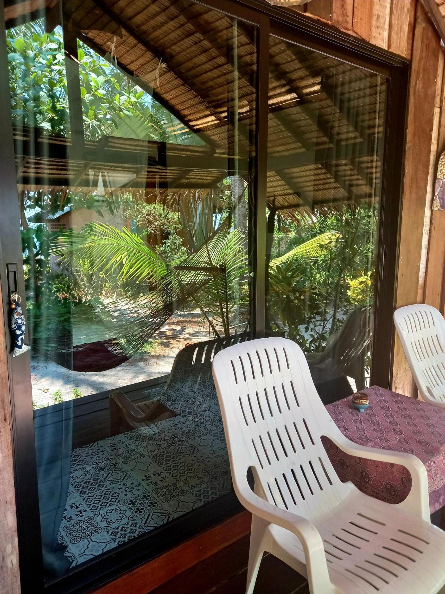 Sabai Sabai Beach Bungalows Koh Phayam Oda fotoğraf
