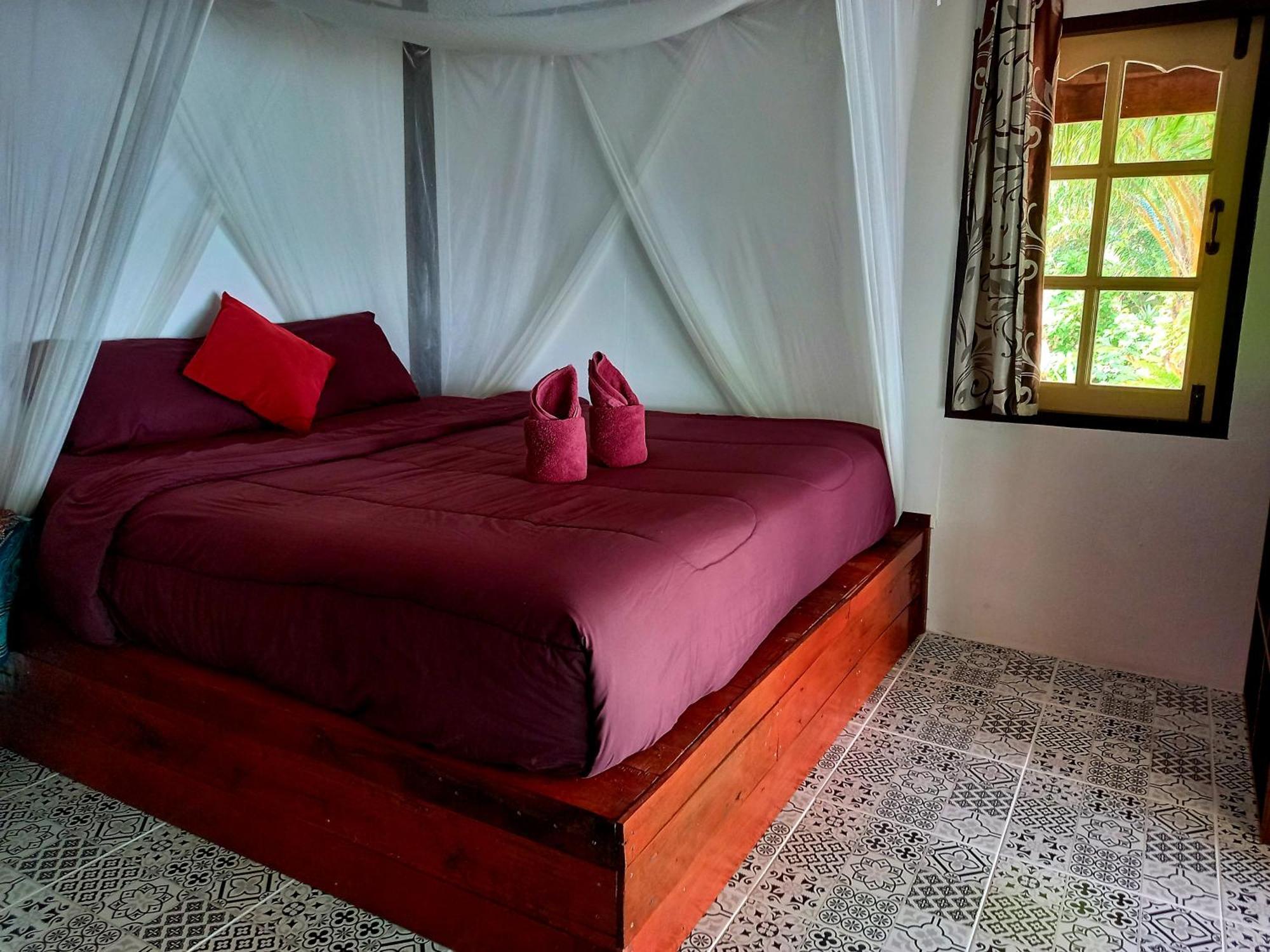 Sabai Sabai Beach Bungalows Koh Phayam Oda fotoğraf